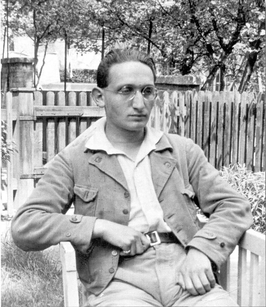 Michael Schneeberger, CC BY-SA 3.0 , via Wikimedia Commons. Rudolf Benario ca. 1930 im Alter von 22 Jahren.